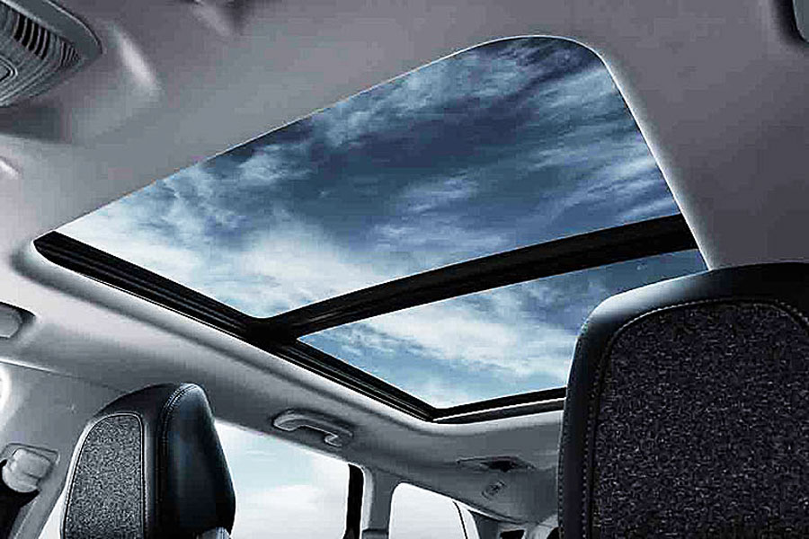 New Peugeot 5008 trang bị cửa sổ trời toàn cảnh Panorama chỉnh điện