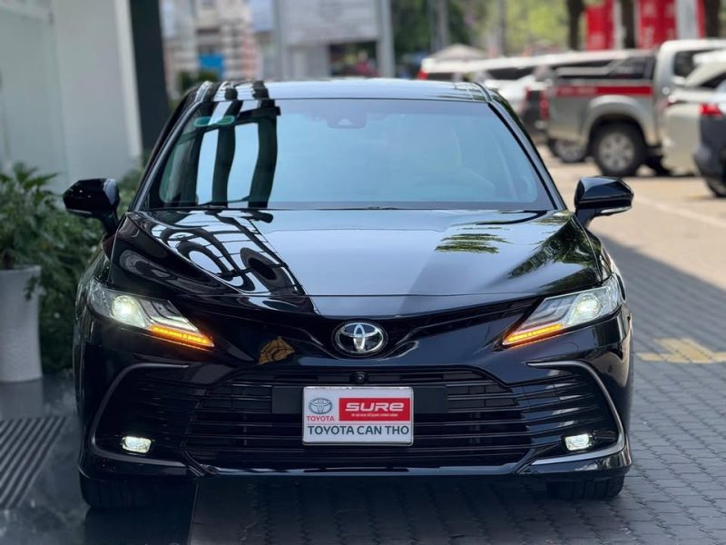 Toyota Camry 2.5Q 2021 (Form 2022) Lướt 14.900km, Option Đầy Đủ