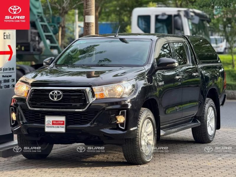 Toyota Hilux 2.4E AT 2019 siêu chất, ODO 113.000 km