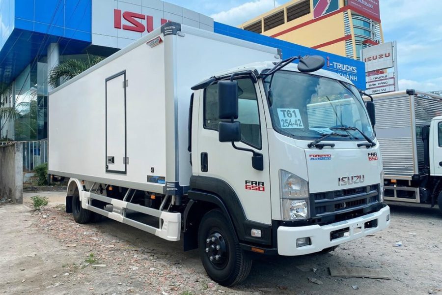 Xe tải Isuzu FRR 650 Euro 5 (bản đặc biệt, thùng Quyền)