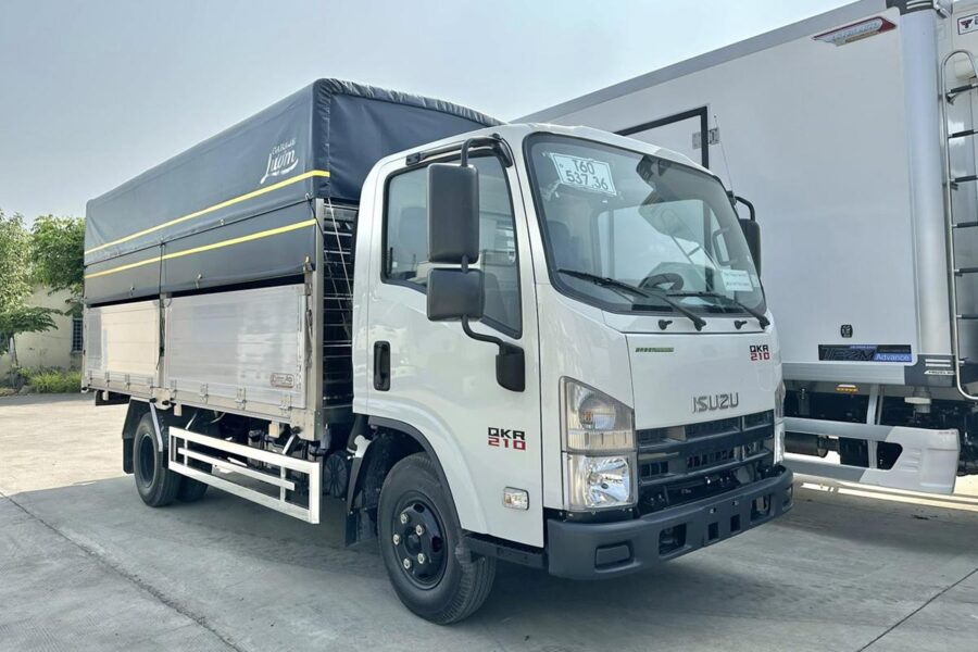 Isuzu QKR 210 Euro 5 (thùng bạt bửng nhôm 2,2 tấn)