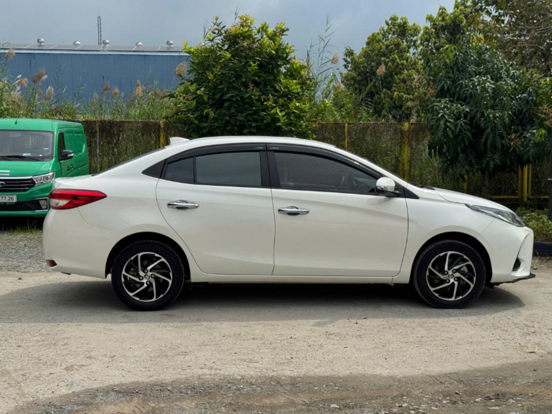 Hình ảnh xe Toyota Vios G 2022 màu trắng, phiên bản số tự động