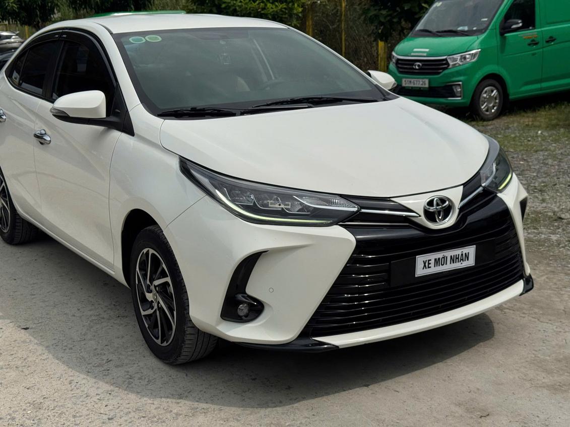 Hình ảnh xe Toyota Vios G 2022 màu trắng, phiên bản số tự động