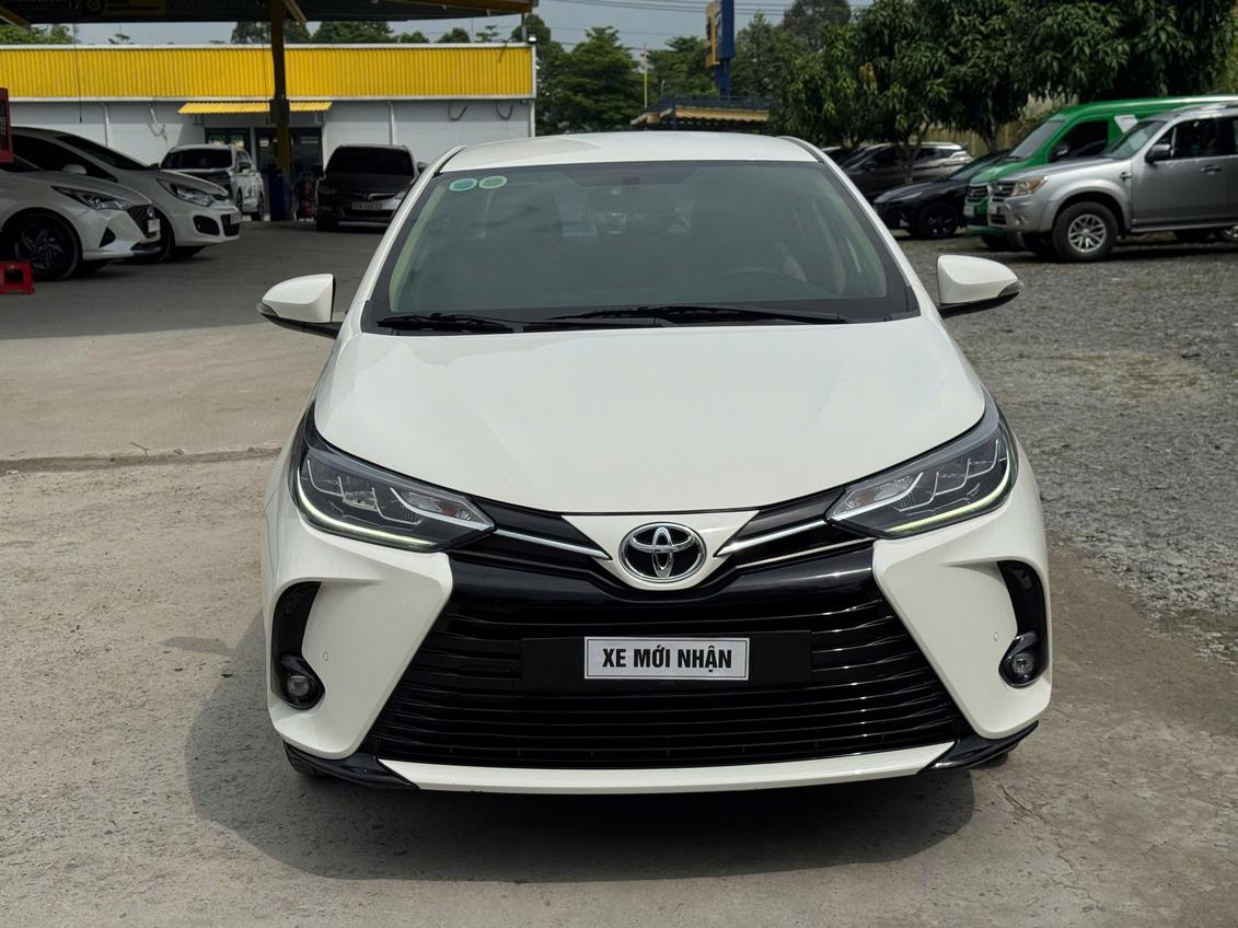 Hình ảnh xe Toyota Vios G 2022 màu trắng, phiên bản số tự động