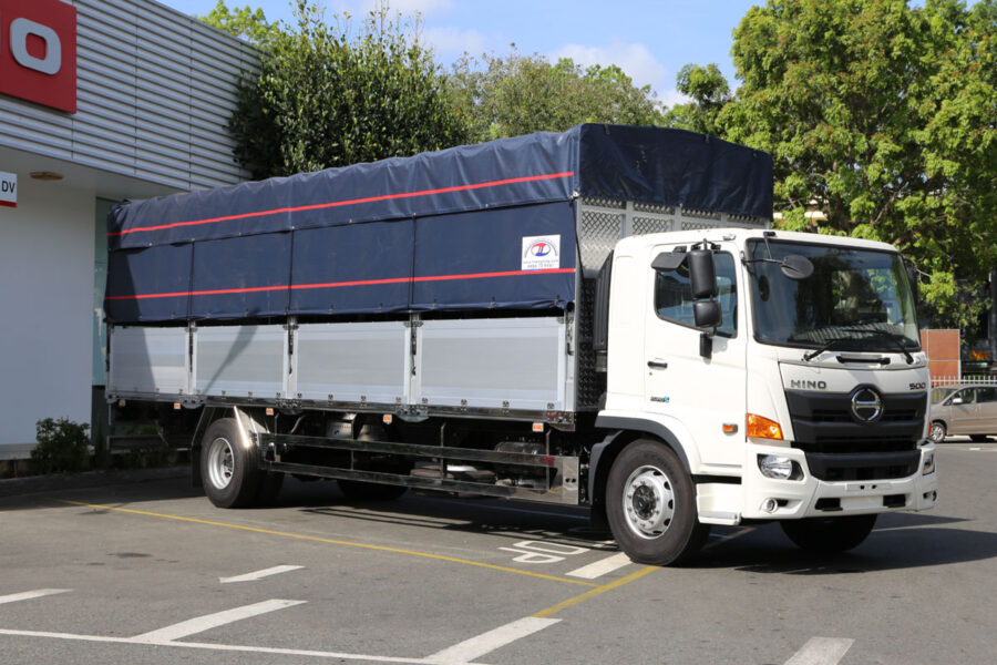 Xe tải Hino FG PGX 7T1 (thùng mui bạt 10m)