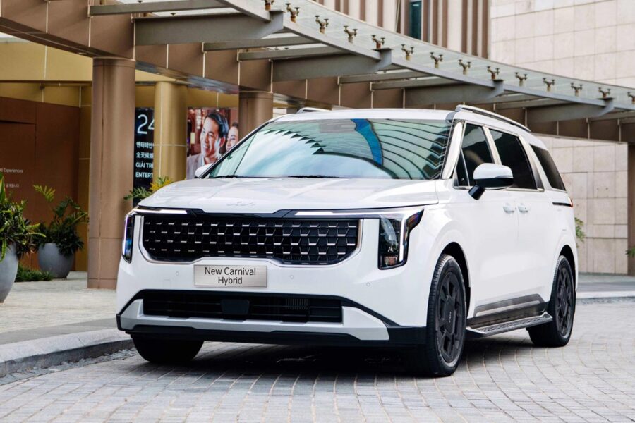Mẫu xe Kia mới ra mắt: New Carnival Hybrid Premium