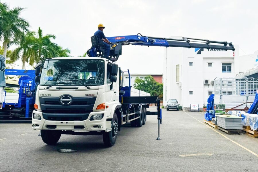 Xe tải cẩu gập PM 9 tấn 8 Hino FM EURO 5