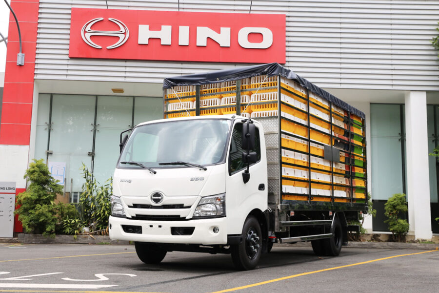 Xe tải chở gia cầm Hino XZU 720L (3 tấn)