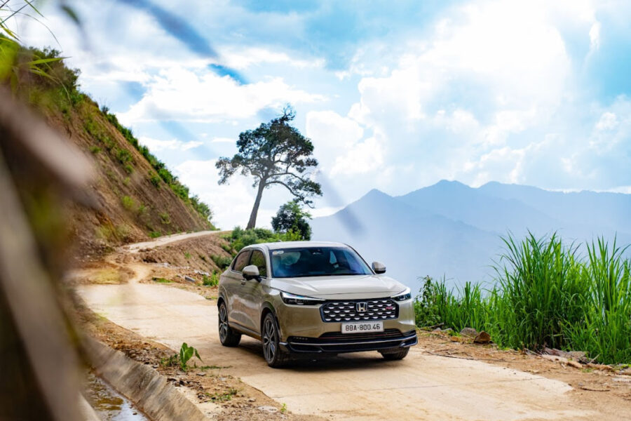 Giảm đến 34 triệu, giá mới ưu đãi: Honda HR-V e:HEV RS