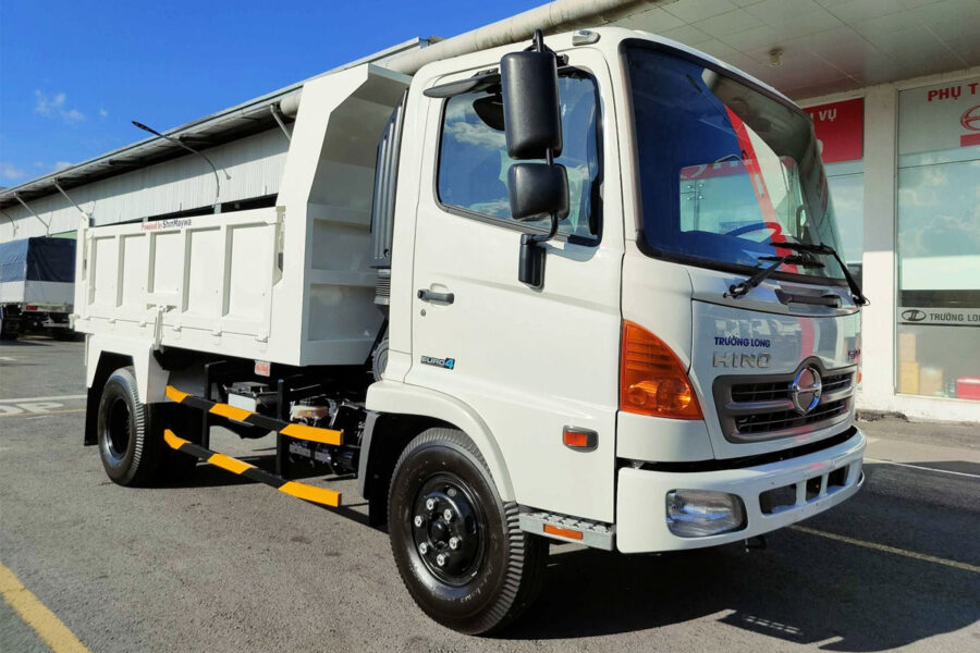 Xe ben 6 tấn: Hino FC9JETC (thùng ben 4,8 khối)