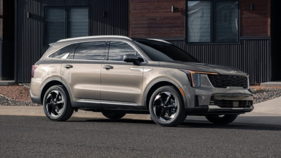 Loạt xe xanh ra mắt thị trường ô tô Việt Nam trong tháng 4