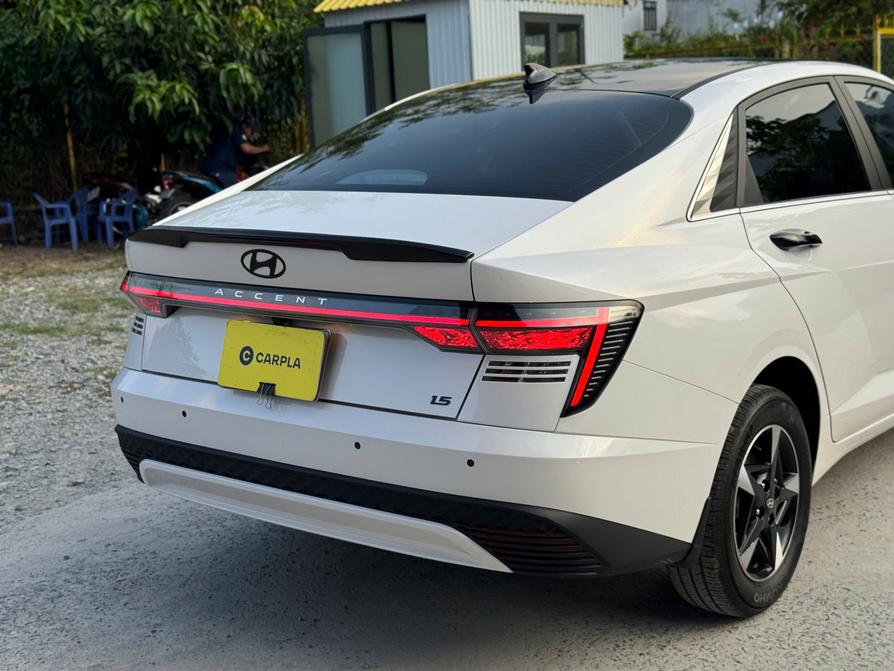 Hyundai Accent 1.5 Đặc biệt 2024 màu trắng
