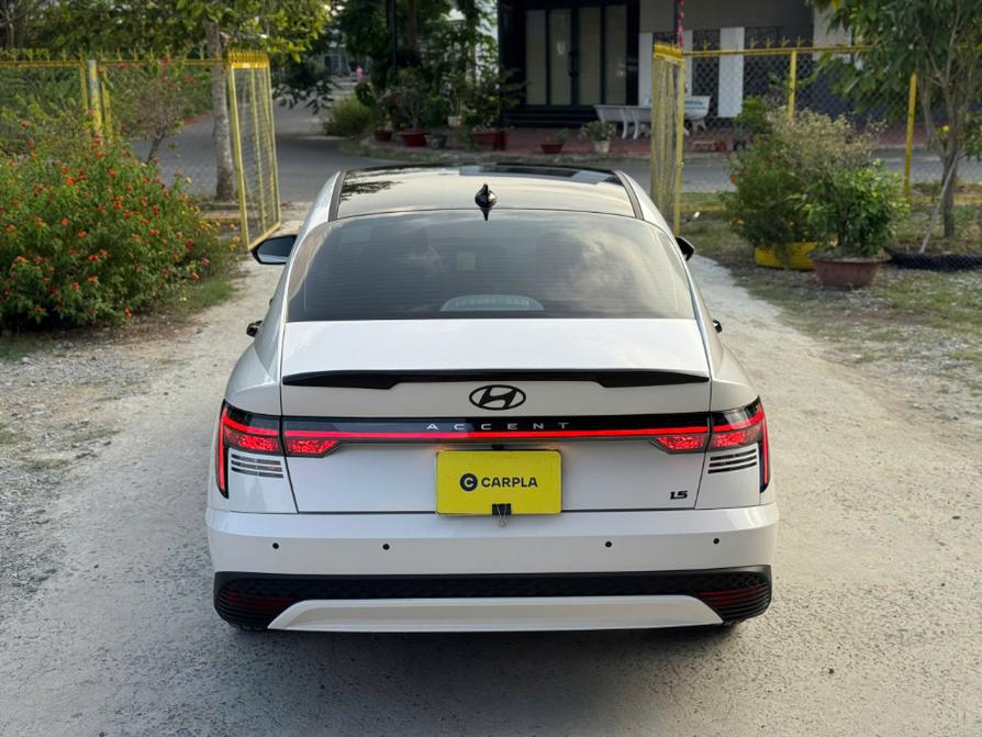 Hyundai Accent 1.5 Đặc biệt 2024 màu trắng