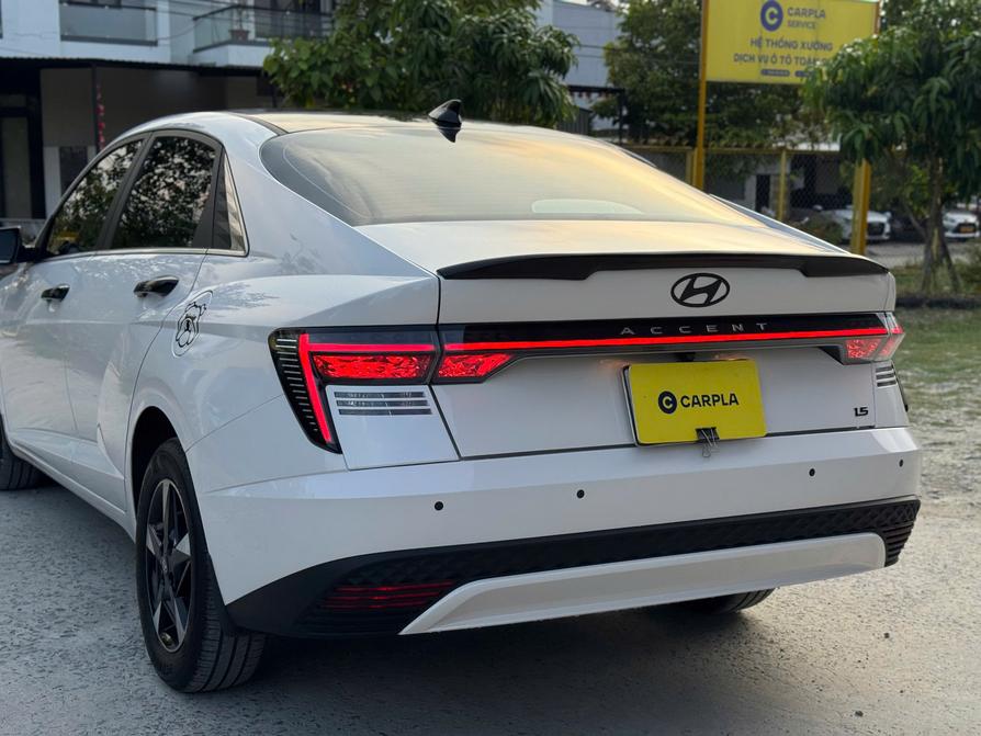 Hyundai Accent 1.5 Đặc biệt 2024 màu trắng