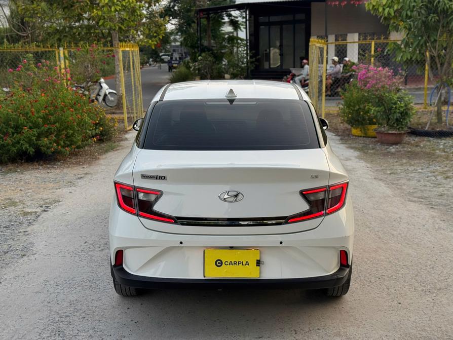 Hyundai Grand i10 Sedan AT 2021 màu trắng
