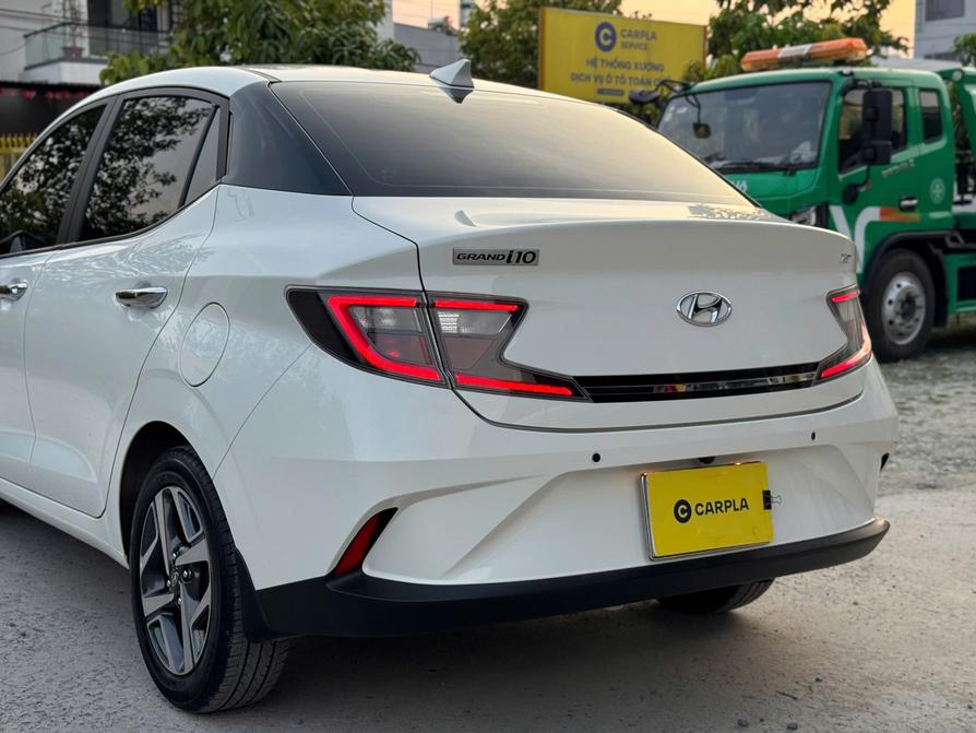 Hyundai Grand i10 Sedan AT 2021 màu trắng