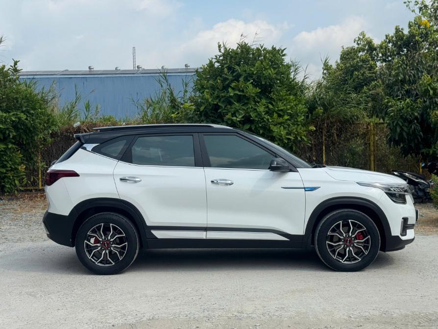 Kia Seltos 1.4 Turbo Premium 2022 màu trắng