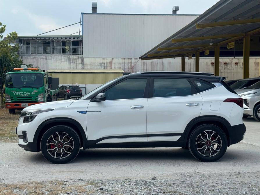 Kia Seltos 1.4 Turbo Premium 2022 màu trắng