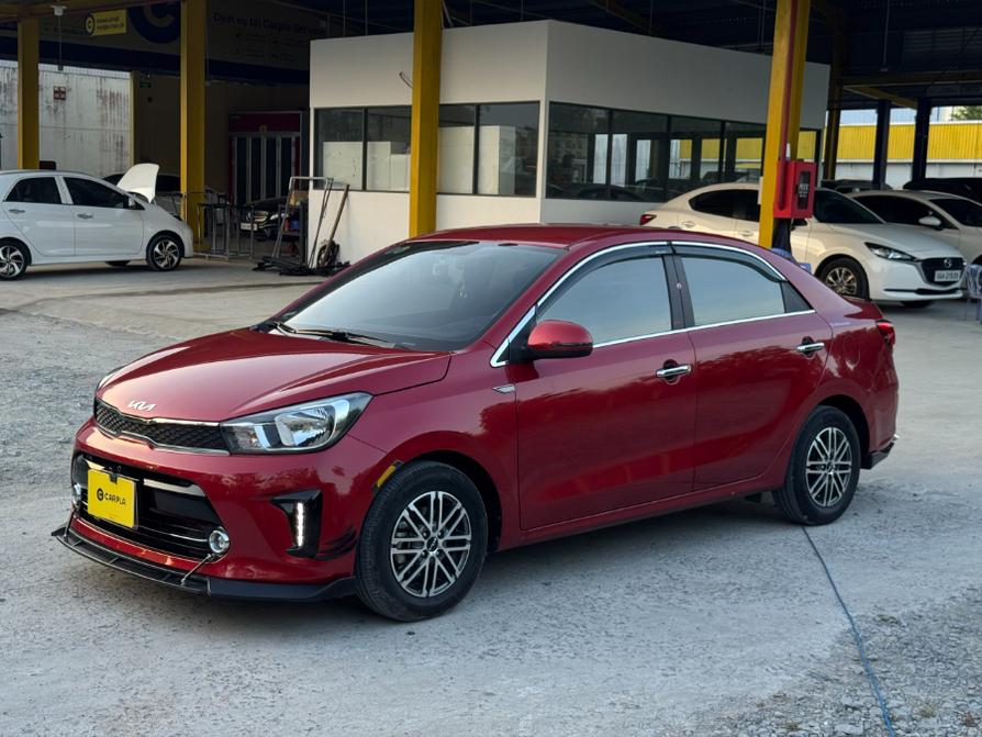 Kia Soluto MT bản đủ 2024 màu trắng