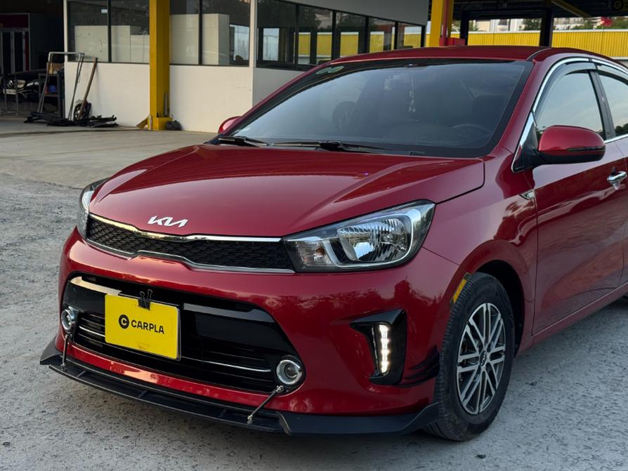 Kia Soluto MT bản đủ 2024 màu trắng