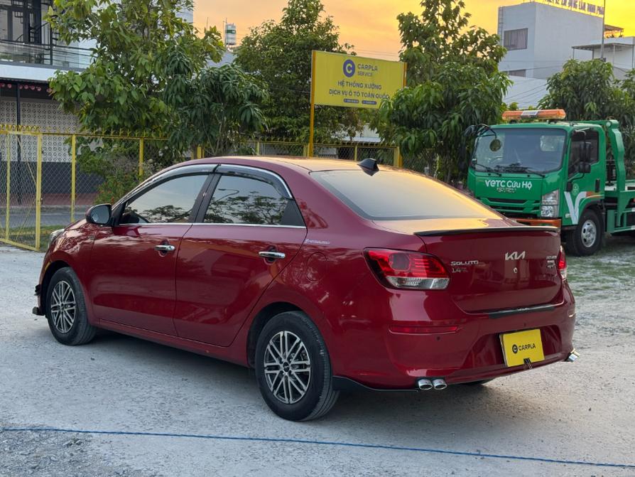 Kia Soluto MT bản đủ 2024 màu trắng