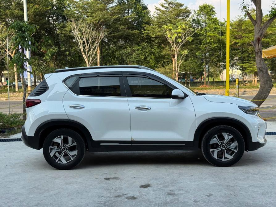 Kia Sonet Luxury 2022