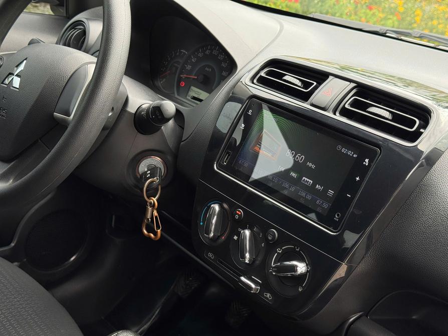 Mitsubishi Attrage Số sàn 2024 màu trắng