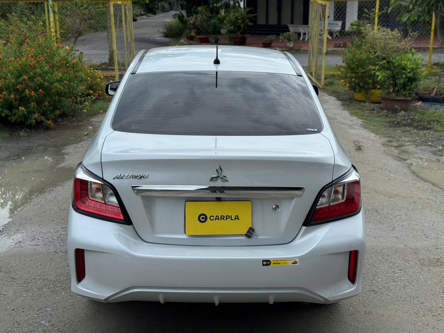 Mitsubishi Attrage Số sàn 2024 màu trắng