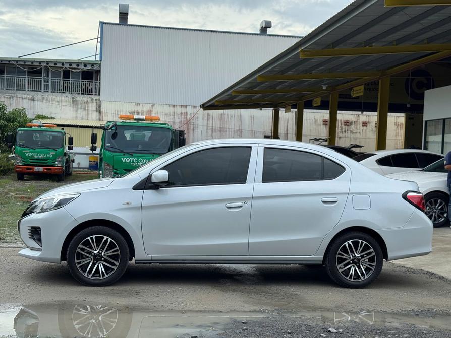 Mitsubishi Attrage Số sàn 2024 màu trắng
