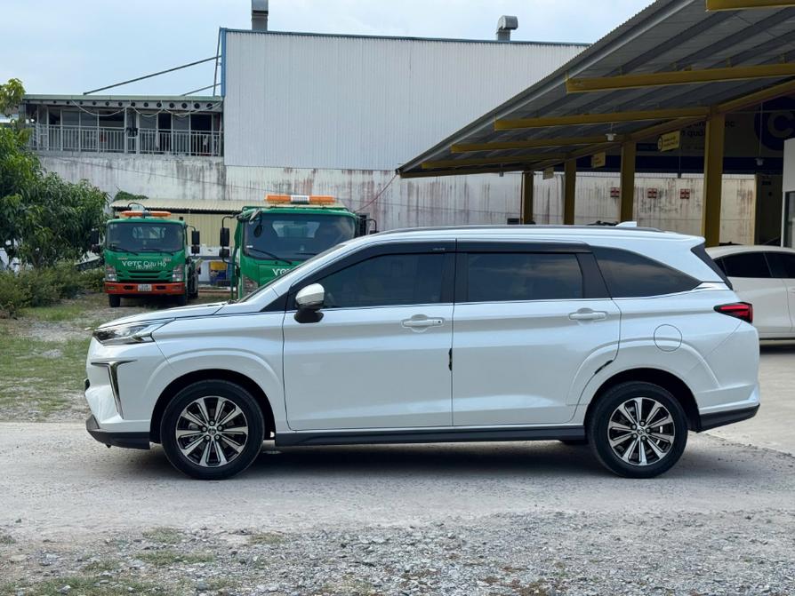 Toyota Veloz Cross CVT 2025 màu trắng