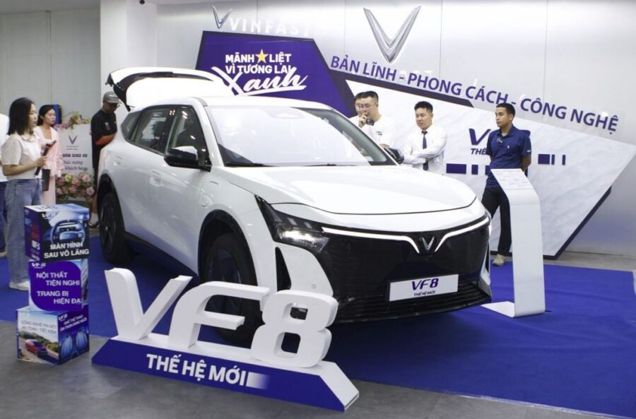 VinFast VF 8 thế hệ mới nhận đặt cọc với ưu đãi 51 triệu
