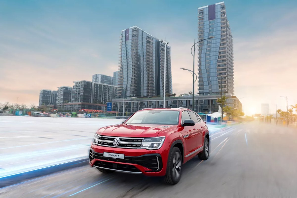 Teramont X lướt qua phố sớm — 220 mã lực và 4MOTION AWD đầy tự tin trên mọi cung đường