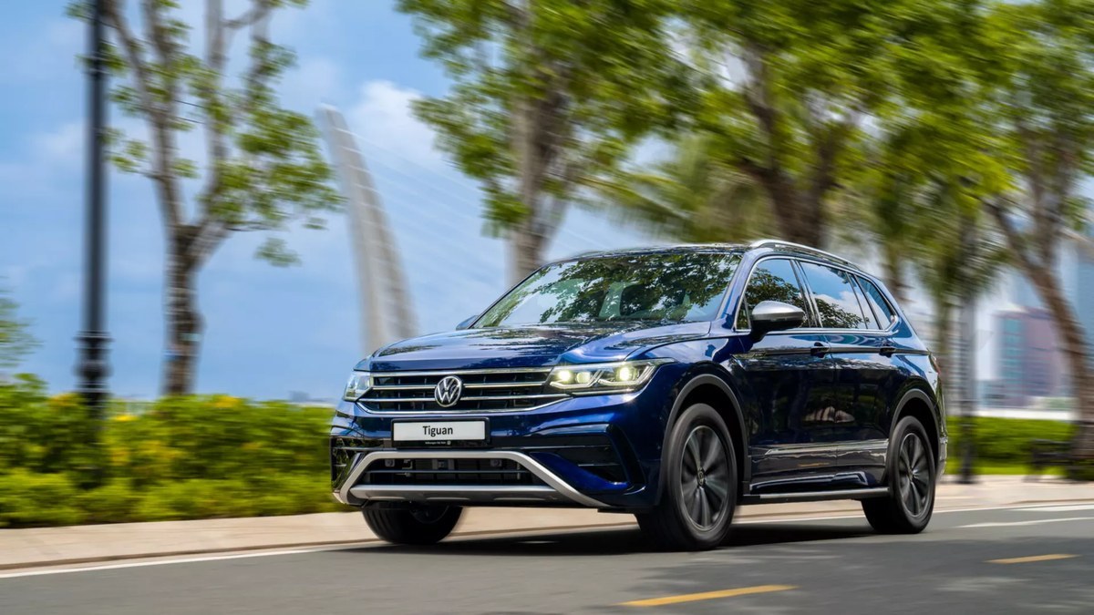Cụm đèn LED của Tiguan nổi bật rõ trong điều kiện thiếu sáng