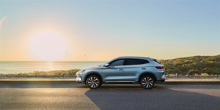 BYD Sealion 6 nhìn từ góc 3/4 phía trước