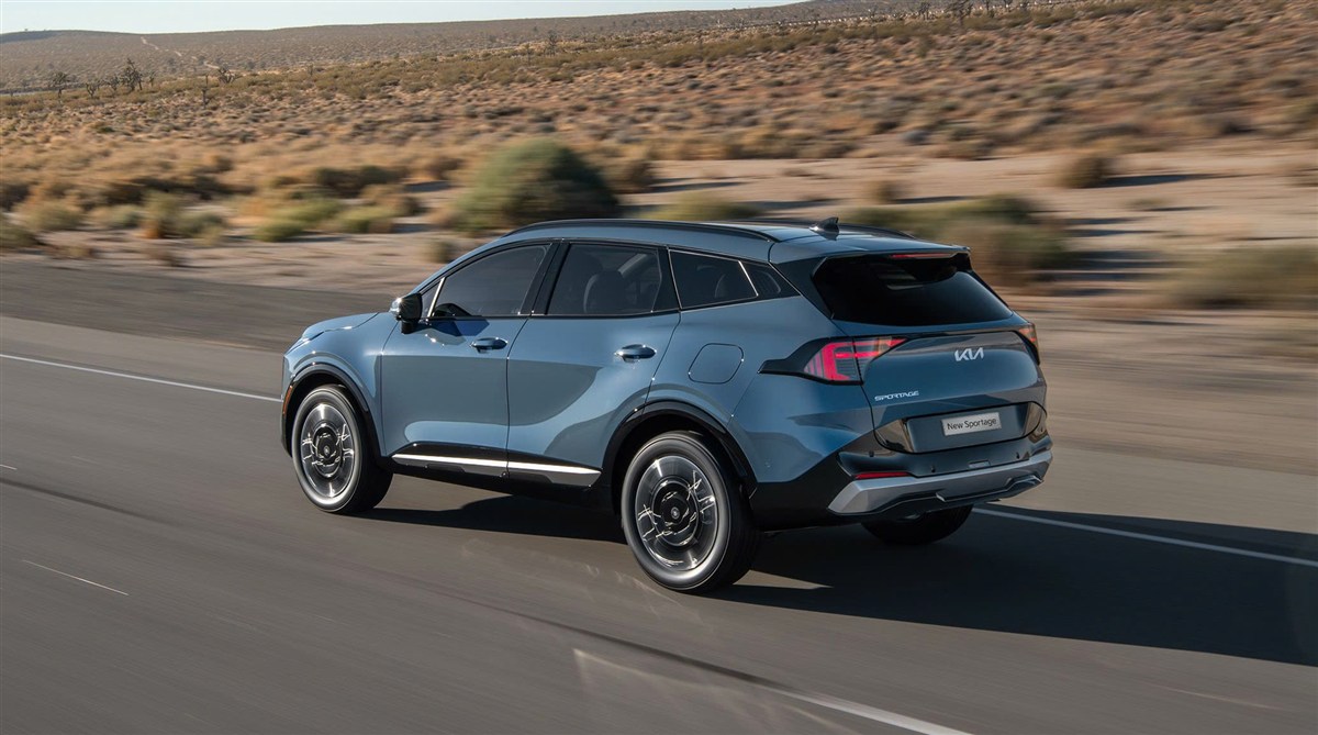 Kia New Sportage Hybrid vận hành linh hoạt trên nhiều điều kiện địa hình