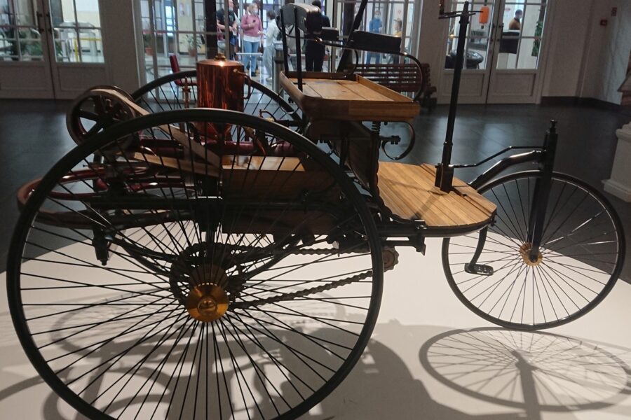 Benz Patent-Motorwagen 1886 - chiếc ô tô đầu tiên trên thế giới