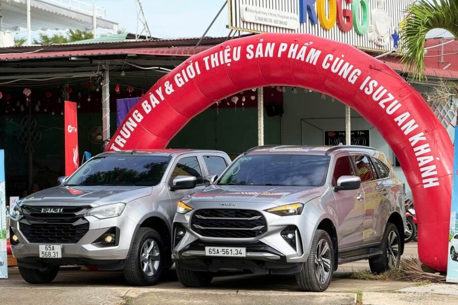 Isuzu An Khánh trưng bày xe tại ROGO Coffee Long Xuyên An Giang
