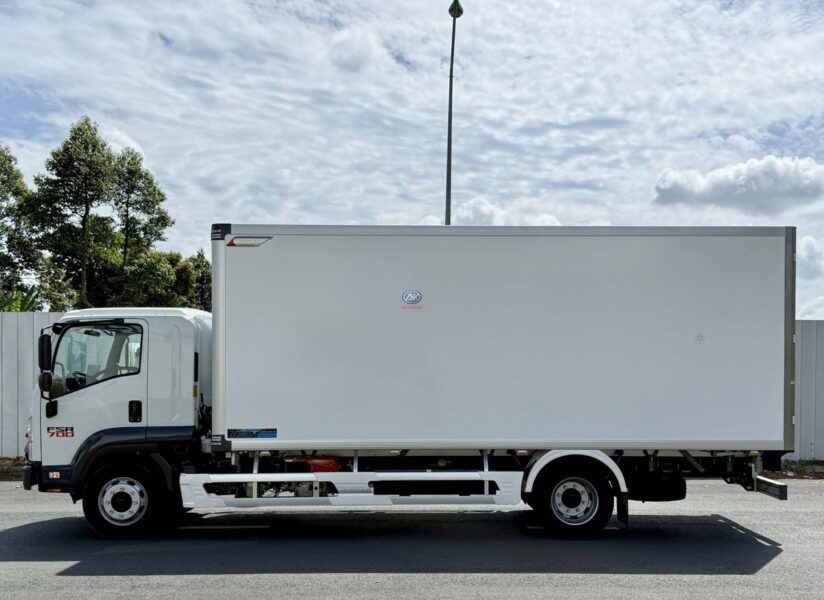 Isuzu FSR700 thùng bảo ôn Quyền Auto tại An Khánh Cần Thơ