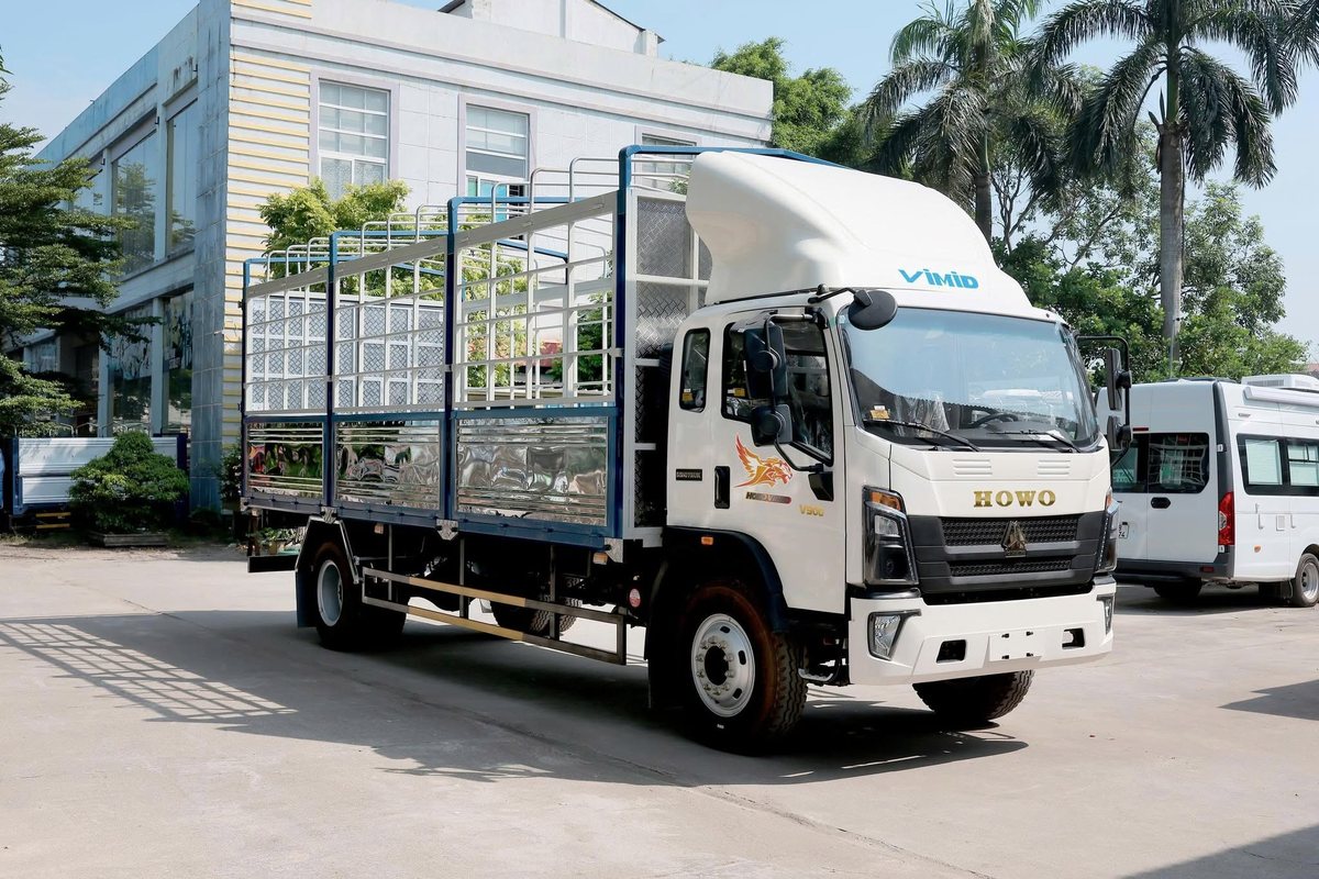 Phiên bản HOWO V750L cabin màu trắng