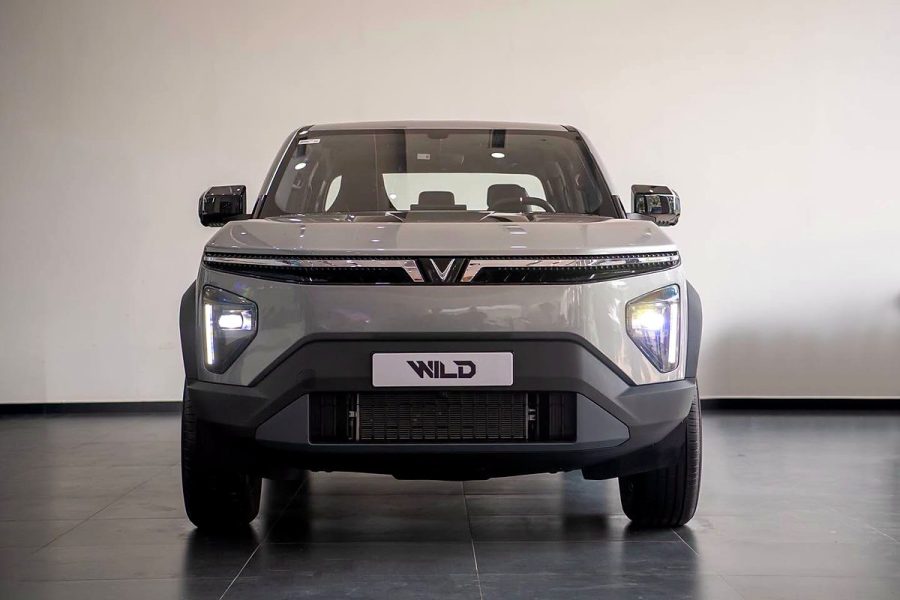 Đầu xe VinFast VF Wild trưng bày tại showroom