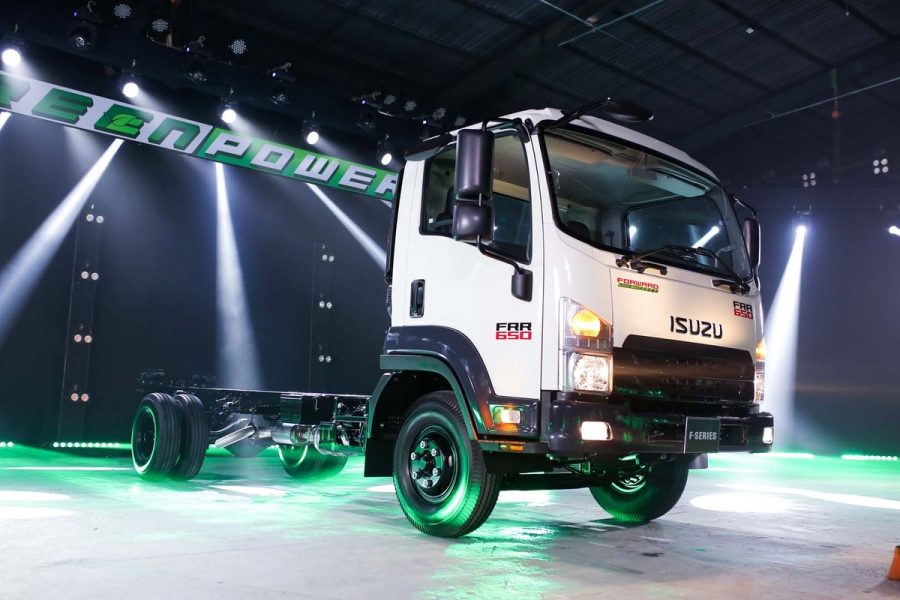 Xe tải Isuzu F-Series cabin sát-xi trong buổi giới thiệu