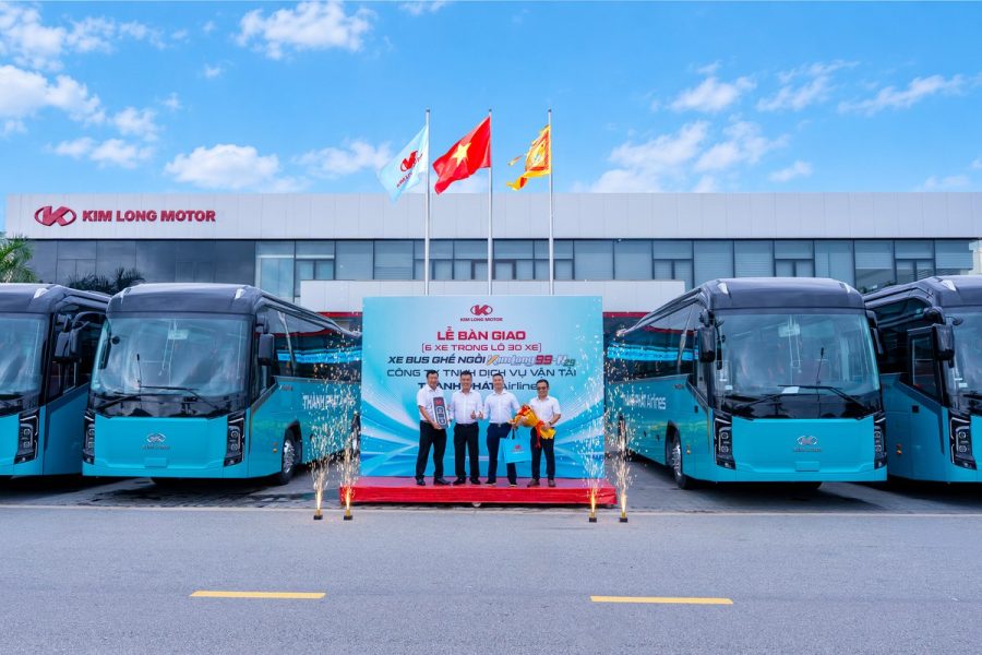 Lễ bàn giao 06 xe bus ghế ngồi KIMLONG99-N29 cho Thành Phát Airlines tại Kim Long Motor Huế