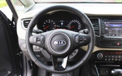 Vô lăng 3 chấu Kia Rondo
